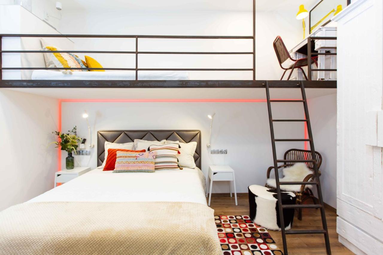 Premium Rooms By Hi5 - Style At The Comedy Theater Budapeşte Dış mekan fotoğraf