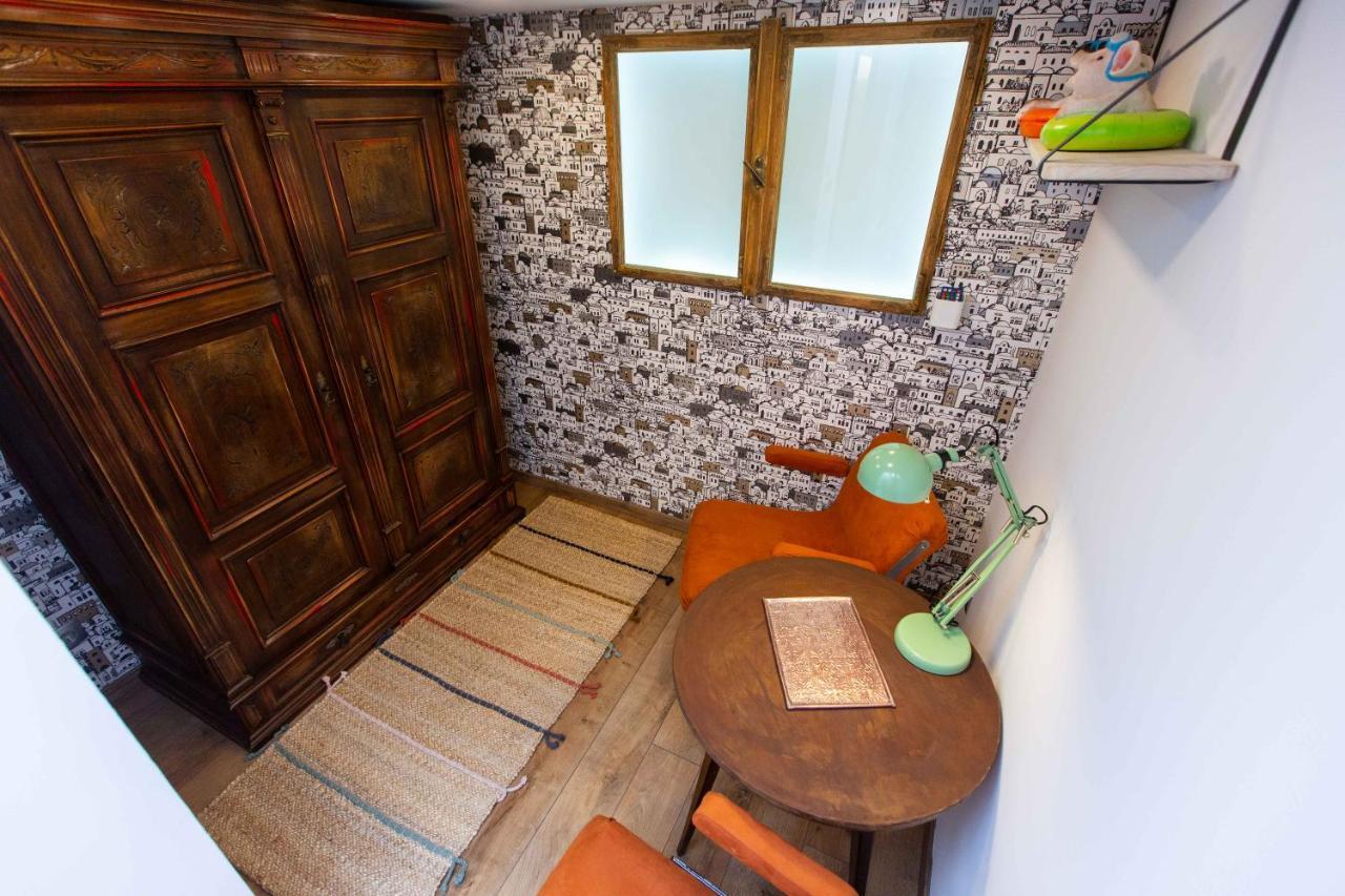 Premium Rooms By Hi5 - Style At The Comedy Theater Budapeşte Dış mekan fotoğraf